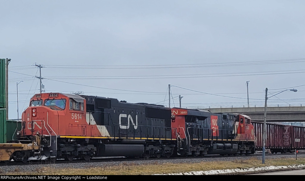 N 5614 (SD70I)  / CN 3880 (ES44AC)